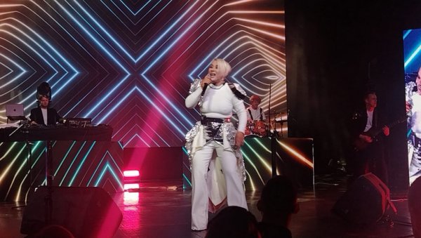 ОПЕТ НА ЈЕСЕН: Индира Колонија четврти пут на дружењу са београдском публиком (ФОТО)