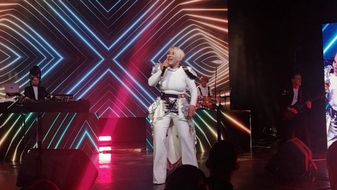 ОПЕТ НА ЈЕСЕН: Индира Колонија четврти пут на дружењу са београдском публиком (ФОТО)