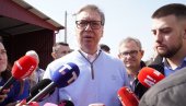 VUČIĆ U SMEDEREVSKOJ PALANCI:Predsednik obilazi manastir Pinosava (VIDEO)