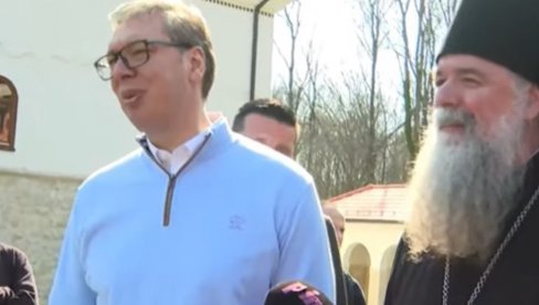 VUČIĆ U SMEDEREVSKOJ PALANCI: Predsednik obilazi manastir Pinosava (VIDEO)
