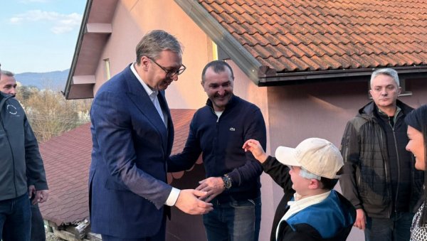 САМО САМ ЗБОГ ТЕБЕ ДОШАО: Вучић посетио породицу Кнежевић у Бајиној Башти (ФОТО)