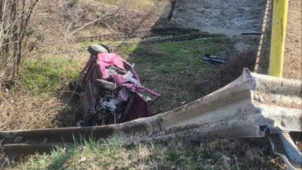 ТЕШКА САОБРАЋАЈКА КОД НЕГОТИНА: Жена хитно транспортована у Ниш, син задржан у болници