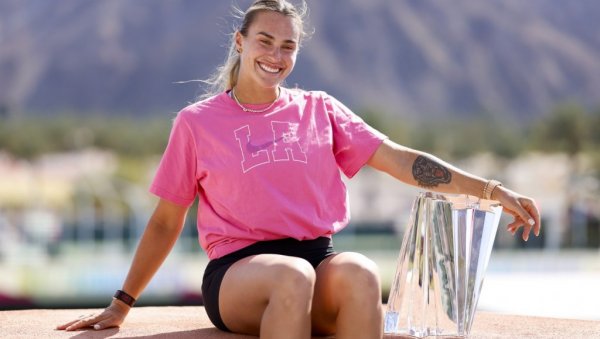 БРАТЕ, ТИ СИ БАШ ПАО СА МАРСА! Амери се жестоко обрукали кад су требали да се поклоне Арини Сабаленки