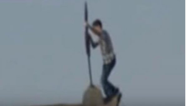 НИКАДА, НЕЋЕМО ОДУСТАТИ, НИКАДА! Легендарни спортиста поделио снимак са Косова који и данас боли сваког Србина