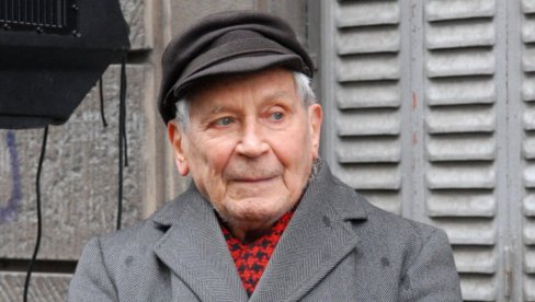 ВЛАДЕТА ЈЕРОТИЋ ЈЕ ТВРДИО: Кад родитељ има двоје деце, он се куне да их подједнако воли – али то не постоји“