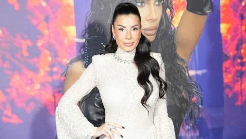 ISKRENO PRIZNANJE MIE BORISAVLJEVIĆ: Moj muž daje pare na provod, a nove pesme su ženske himne (FOTO)