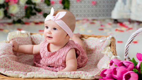 8 POTPUNO ZABORAVLJENIH IMENA ZA DEVOJČICE: Imaju prelepa značenja, a roditelji ih retko daju ćerkama