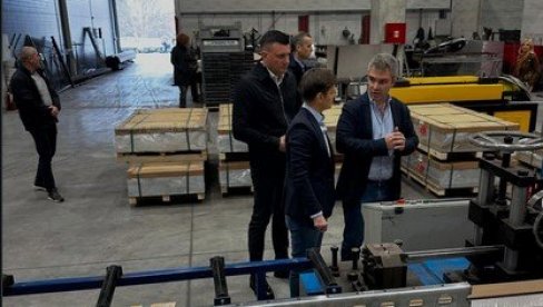 БРНАБИЋЕВА: Утисак је само један - 29. марта избор је више него једноставан. Александар Вучић – Смедеревска Паланка, наша породица!