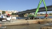 ИЗВЛАЧЕ ТАЛОГ СТАР 50 ГОДИНА:  У току чишћење леве обале Саве, екипе ренутно код СЦ 25. мај