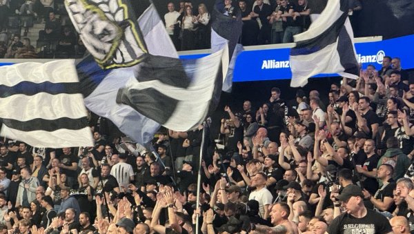 ГРОБАРИ ДИГЛИ ПАРИЗ НА НОГЕ: Партизанови навијачи направи сјајну атмосферу у Граду светлости (ФОТО, ВИДЕО)