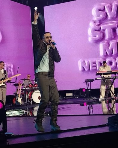 ПОЈАВИЛИ СЕ ПРЕВАРАНТИ: Драма пред концерт Магла бенда (ФОТО)