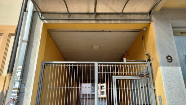 УХАПШЕНА ДВОЈИЦА МУШКАРЦА У НОВОМ САДУ Епилог туче: Један се сумњичи за покушај убиства, други за пружање помоћи у извршењу