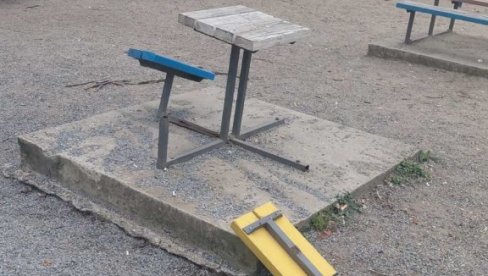 POLOMILI KLUPE I SPRAVE ZA VEŽBANJE: Gradski park u Vršcu ponovo bio na meti obesne omladine