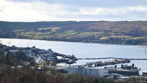 BIZARAN SLUČAJ ILI POKUŠAJ ŠPIJUNAŽE? Dve osobe uhapšene nakon pokušaja ulaska u britansku bazu nuklearnih podmornica