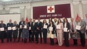 PRIZNANJA CRVENOG KRSTA SRBIJE URUČENA U NOVOM SADU: Za volonterski i humanitarni rad nagrađeno 28 institucija i pojedinaca