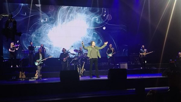 40 ГОДИНА ЕМОЦИЈЕ, МУЗИКЕ И ЉУБАВИ: Хари Мата Хари одржао први од три велика солистичка концерта (ФОТО)