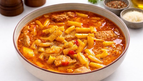 ЧОРБАСТА БОРАНИЈА СА ТЕЛЕТИНОМ: Старинско јело пуно укуса