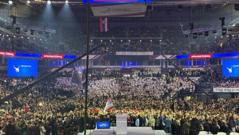 VUČIĆ NA VELIKOM SKUPU SNS: Više od 70.000 ljudi u Areni i oko nje (FOTO/VIDEO)
