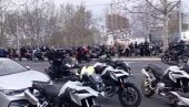 HILJADE BAJKERA PRISTIGLO NA SKUP SNS: Ogromne kolone motocikala ispred Beogradske arene (VIDEO)