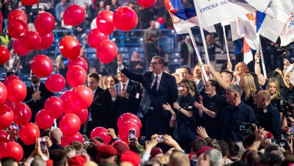 ВЕЛИЧАНСТВЕН СКУП У БЕОГРАДСКОЈ АРЕНИ: Погледајте невероватне слике, свако место је попуњено (ФОТО)