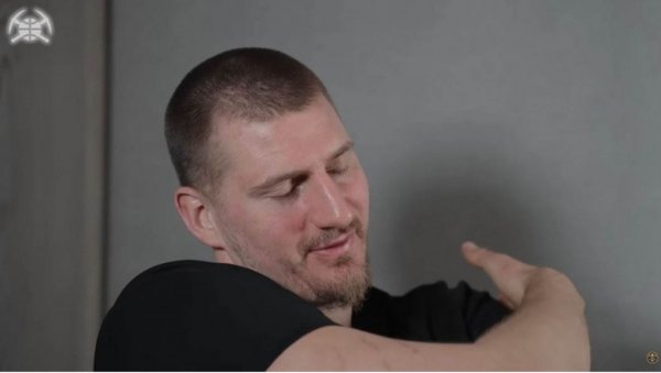 НИЈЕ ИХ МАЛО! Јокићеви ожљици по рукама! Сомборац их показао целом свету, један му је нанео Србин!