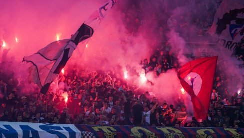 ХРВАТИ НАПРАВИЛИ СКАНДАЛ! Хаотичне сцене и туча за памћење! Севале летве и палице! (ВИДЕО)