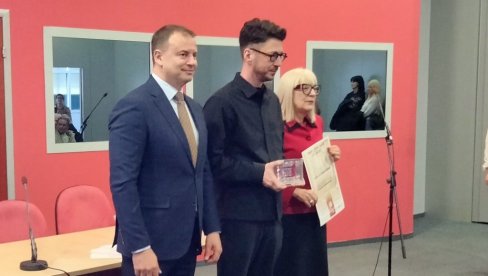 NAGRADA SAVA ŠUMANOVIć NEMANJI NIKOLIĆU: U Novom Sadu završeni Međunarodni sajam knjiga i izložba umetnosti
