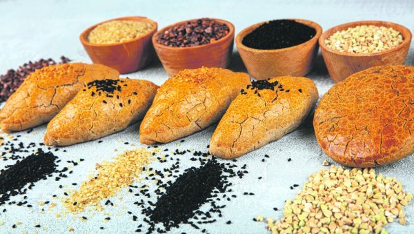 ЗА СВЕ СА ПРОБЛЕМОМ ИНСУЛИНСКЕ РЕЗИСТЕНЦИЈЕ, ИЛИ ДИЈАБЕТЕСОМ: Ево како хлеб може да се направи и од семенки и поврћа (ЈЕЛОВНИК)