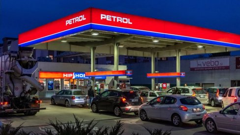 ШОК У СЛОВЕНИЈИ, ДИВЉАЈУ ЦЕНЕ ГОРИВА: На појединим пумпама литар дизела кошта преко 2 евра