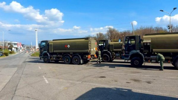 ВОЈСКА СТИГЛА НА ПУМПЕ: Несвакидашње мере у Словенији због несташице горива (ФОТО)