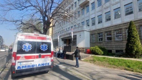 МАЛОЛЕТНИ МАСОВНИ УБИЦА ИЗ РИБНИКАРА САТИМ СВЕДОЧИ: Ево шта је прво рекао кад је доведен за говорницу у судници