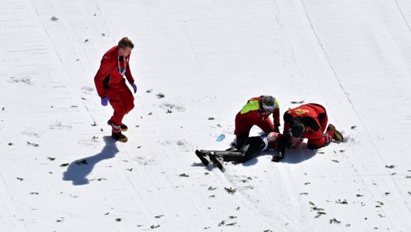СВИ СУ СЕ ЗАЛЕДИЛИ! Језив пад младог Словенца на Планици (ВИДЕО)