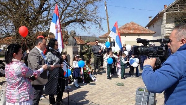 ОБРУШИО АВИОН НА ТЕРОРИСТИЧКО СКЛАДИШТЕ: Сећање на јуначку смрт Животе Ђурића, првог пилота који је настрадао у НАТО агресији (ФОТО)