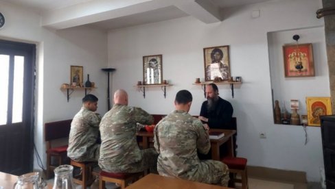 SPOZNAJA BOGA NA KiM: Američki vojnici iz KFOR-a primaju pravoslavlje