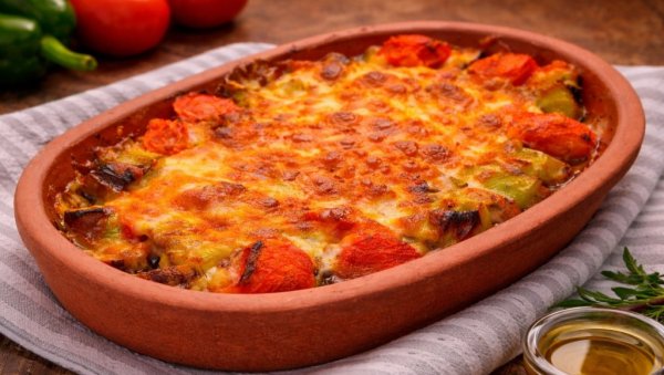 ПЕЧУРКЕ ИЗ РЕРНЕ У ГЛИНЕНОЈ ПОСУДИ: Мирис домаће кухиње