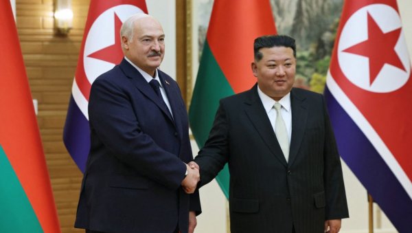 ЛУКАШЕНКО И КИМ ЏОНГ УН РАЗМЕНИЛИ ПОКЛОНЕ: Ево шта је у питању