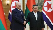 LUKAŠENKO I KIM DŽONG UN RAZMENILI POKLONE: Evo šta je u pitanju