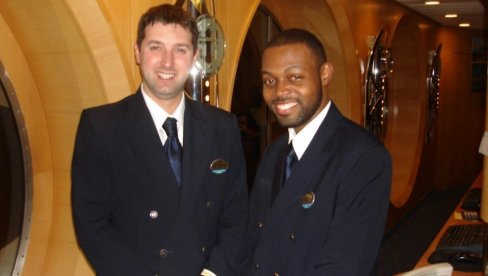 FORENZIČAR KRUZEROM DOPLOVIO DO PISCA: Negotinac Damir Pešić pod imenom Damijan Fišer, u Brazilu objavio tri romana (FOTO)