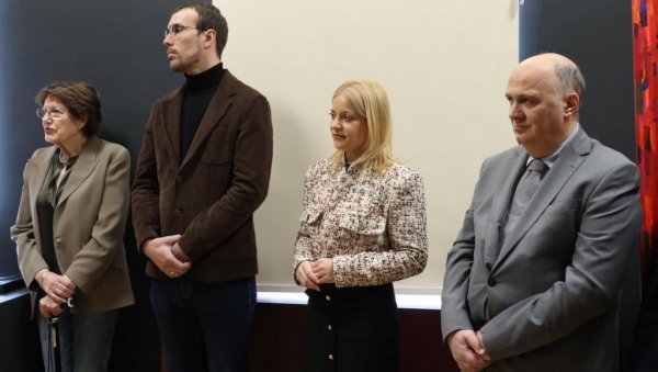 ЋИРИЛИЦА КАО УМЕТНОСТ И НАСЛЕЂЕ: Одржана изложба „У славу ћирилице“