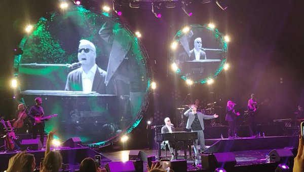 СПРЕМАМ ТИ НАЈЛЕПШУ ПЕСМУ: Саша Матић други специјални гост на вечерашњем концерту Јакова Јозиновића (ФОТО)