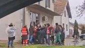 USNIMLJEN KAKO ŠUTIRA I BIJE: Blokader i drug Mile Pajić napao ljude u Crvenki! (VIDEO)