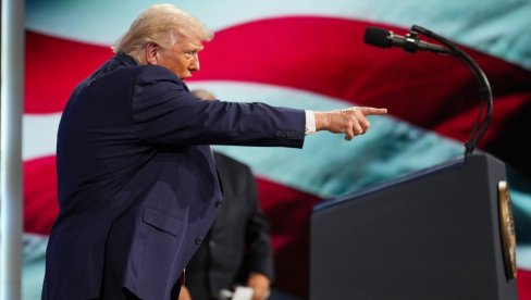 ТРАМП ЖЕЛИ ДА ВЛАДА НАМА КАО ТИРАНИН: Овај Холивудски глумац осуо паљбу по председнику Америке, поменуо и Иран (ВИДЕО)