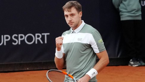 KAKAV TURNIR SRPSKOG TENISERA: Hamad Međedović pokorio Napulj i osvojio titulu!