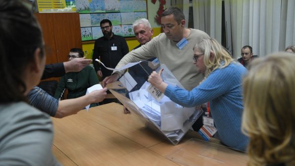 ПРВИ РЕЗУЛТАТИ ИЗБОРА У КУЛИ: Листа СНС победила блокадере у централној градској општини