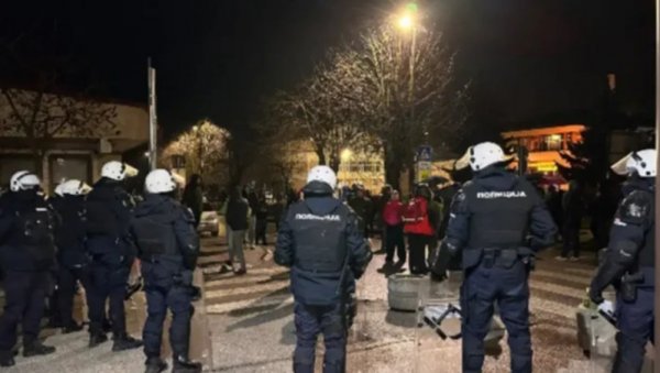 БЛОКАДЕРИ САЊАЛИ О ХАОСУ ПА СЕ СВИ РАЗБЕЖАЛИ: Бежи, почела је киша