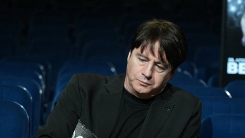 БОЖЕ,САД САМ САМ НА ОВОМ СВЕТУ... Нашем певачу преминула мајка, бол не пролази: За мене је то био огроман шок!