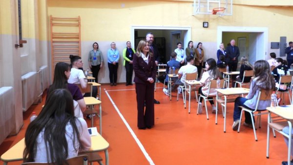 РЕЗУЛТАТИ ПРОБНЕ МАТУРЕ У ЧЕТВРТАК: Прегледање тестова из математике, српског и трећег предмета почиње данас и траје до 2. априла