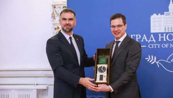 ДЕЛЕГАЦИЈА НИЖЊЕГ НОВГОРОДА У ПОСЕТИ НОВОМ САДУ: Обележено две деценије споразума о братимљењу
