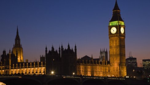 БРИТАНИЈА НЕ ПАМТИ ОВАКВУ КРИЗУ: Због рата у Ирану економија на коленима