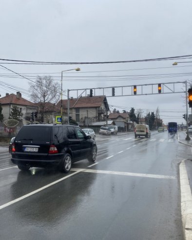 КРОЗ КАЛУЂЕРИЦУ САДА СИГУРНИЈЕ: Светлосна сигнализација подигла безбедност на делу Смедеревског пута